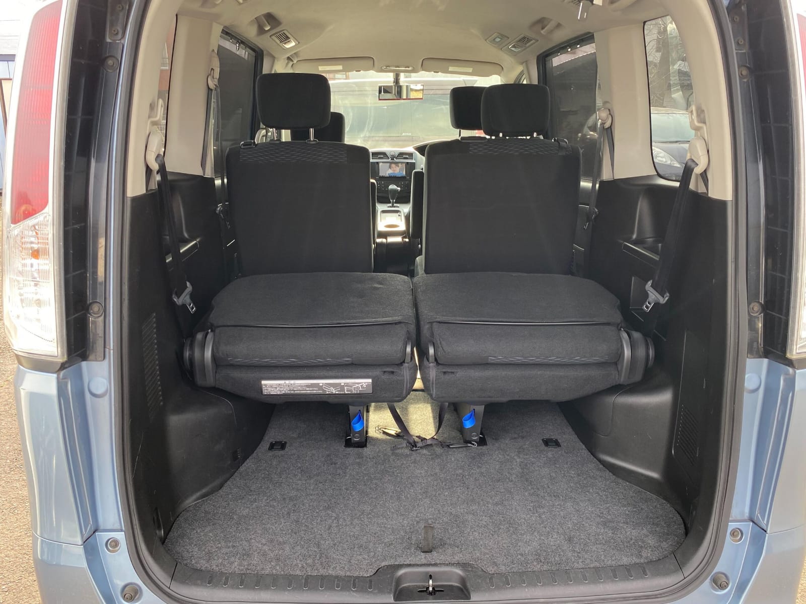 2013 NISSAN SERENA